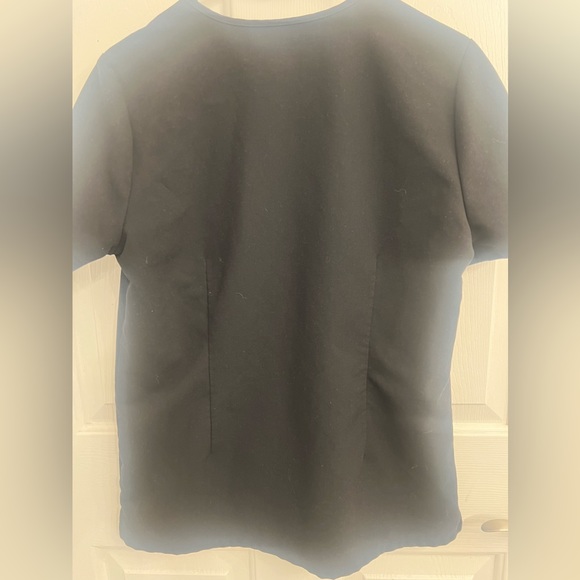 Figs 2 pocket tech top - Picture 4 of 4